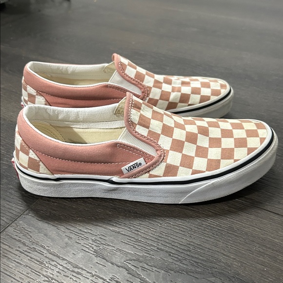 VansCheckered Slip-On Sneakers - Pink and Cream - Picture 4 of 6